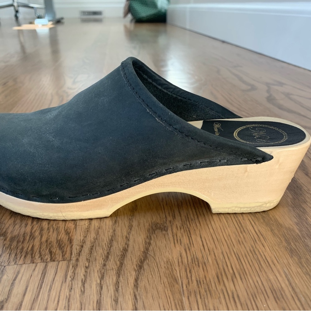 No. 6 Old School clog on low heel in Navy